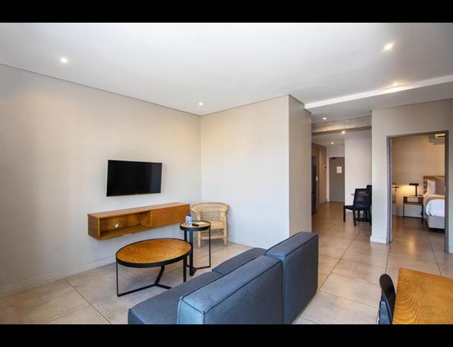 1 BEDROOM APARTMENT FOR SALE IN SANDOWN